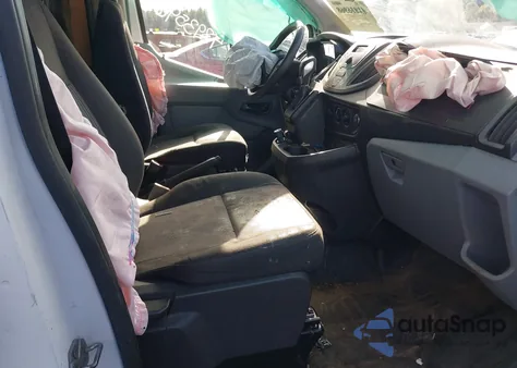 2019 Ford Transit-250 z USA, uszkodzony, nr VIN 1FTYR1ZM5KKB02339